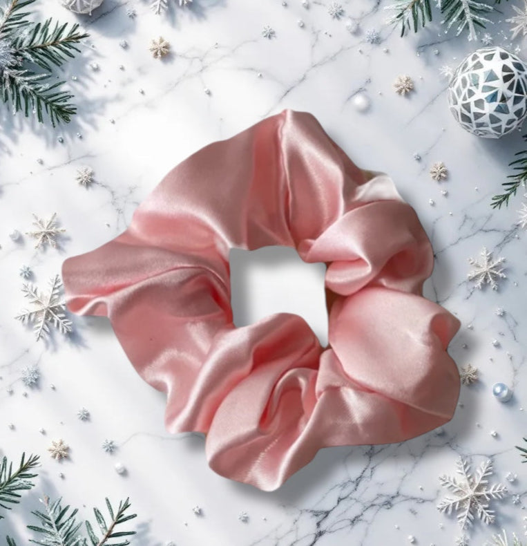 Accessoire cheveux féminin, chouchou rose satin