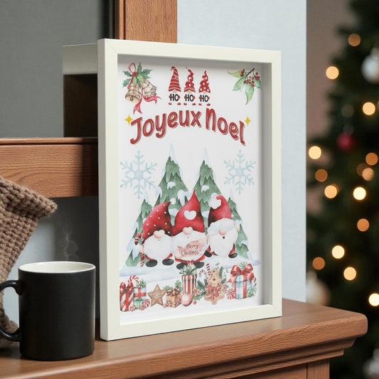 Affiche de Noël encadrée exposée dans une décoration murale hivernale