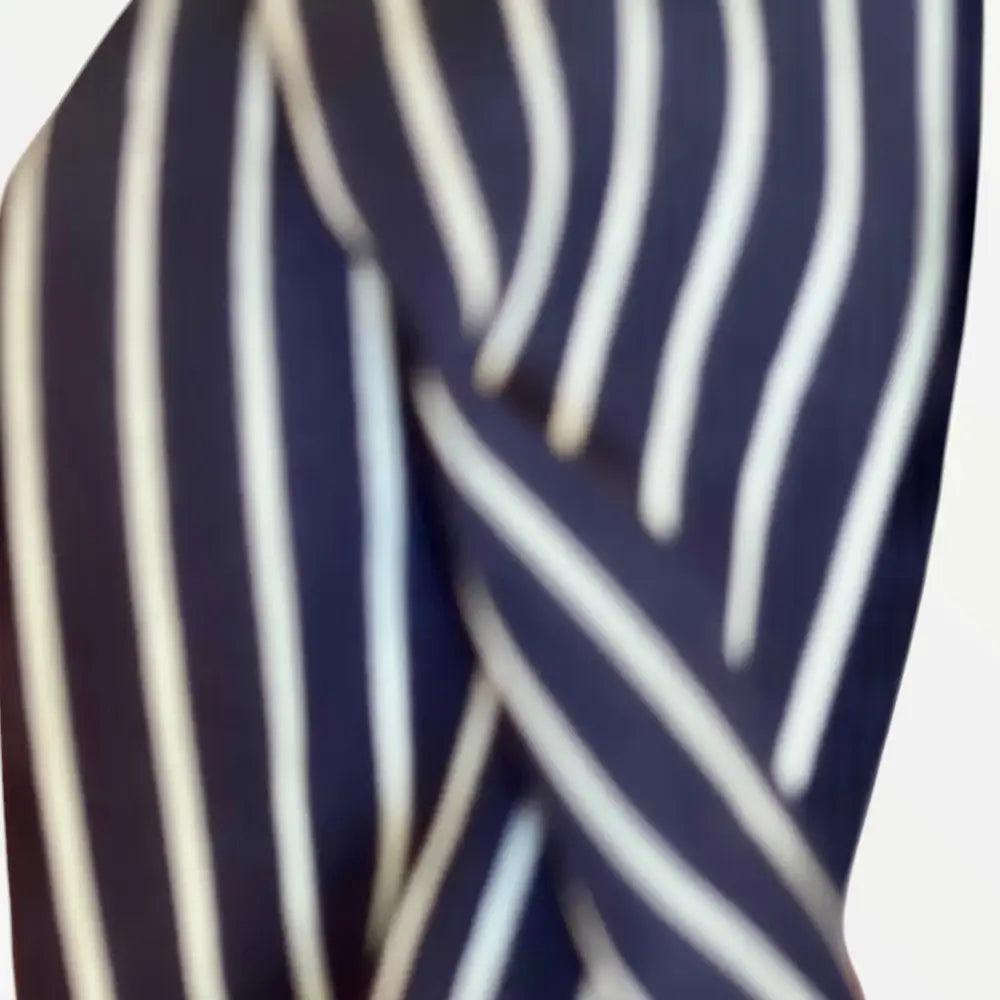 Bandeau femme, rayé bleu marine et blanc, parfait pour les coiffures quotidiennes.