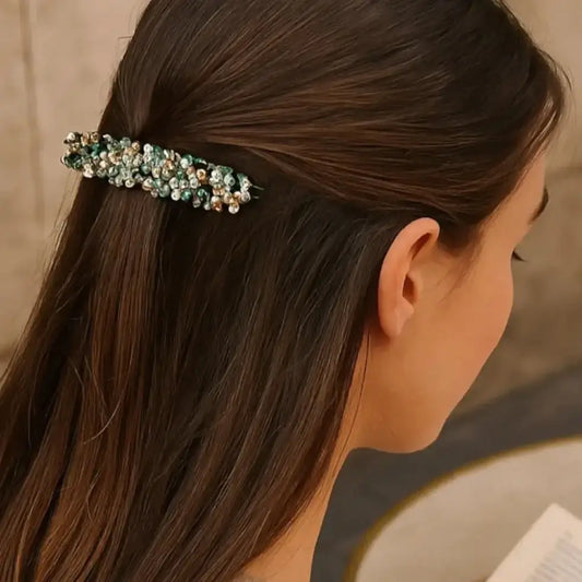 Barrette cheveux femme en perles multicolores tendance 2025