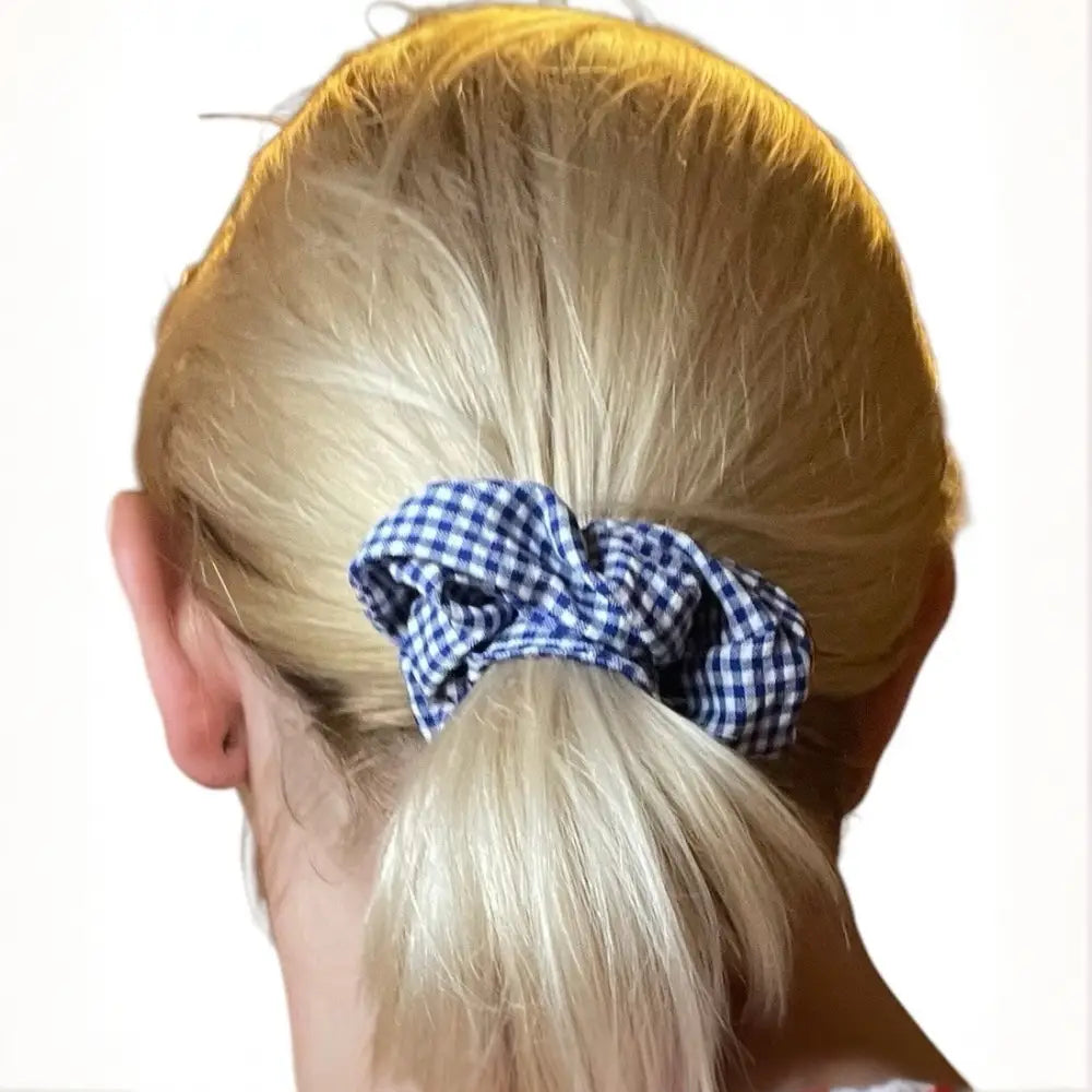 Chouchou à Carreaux Blanc et Bleu – Accessoire pour Cheveux Longs Mi-Longs Idéal Chignon Parfait - Chouchous élastiques