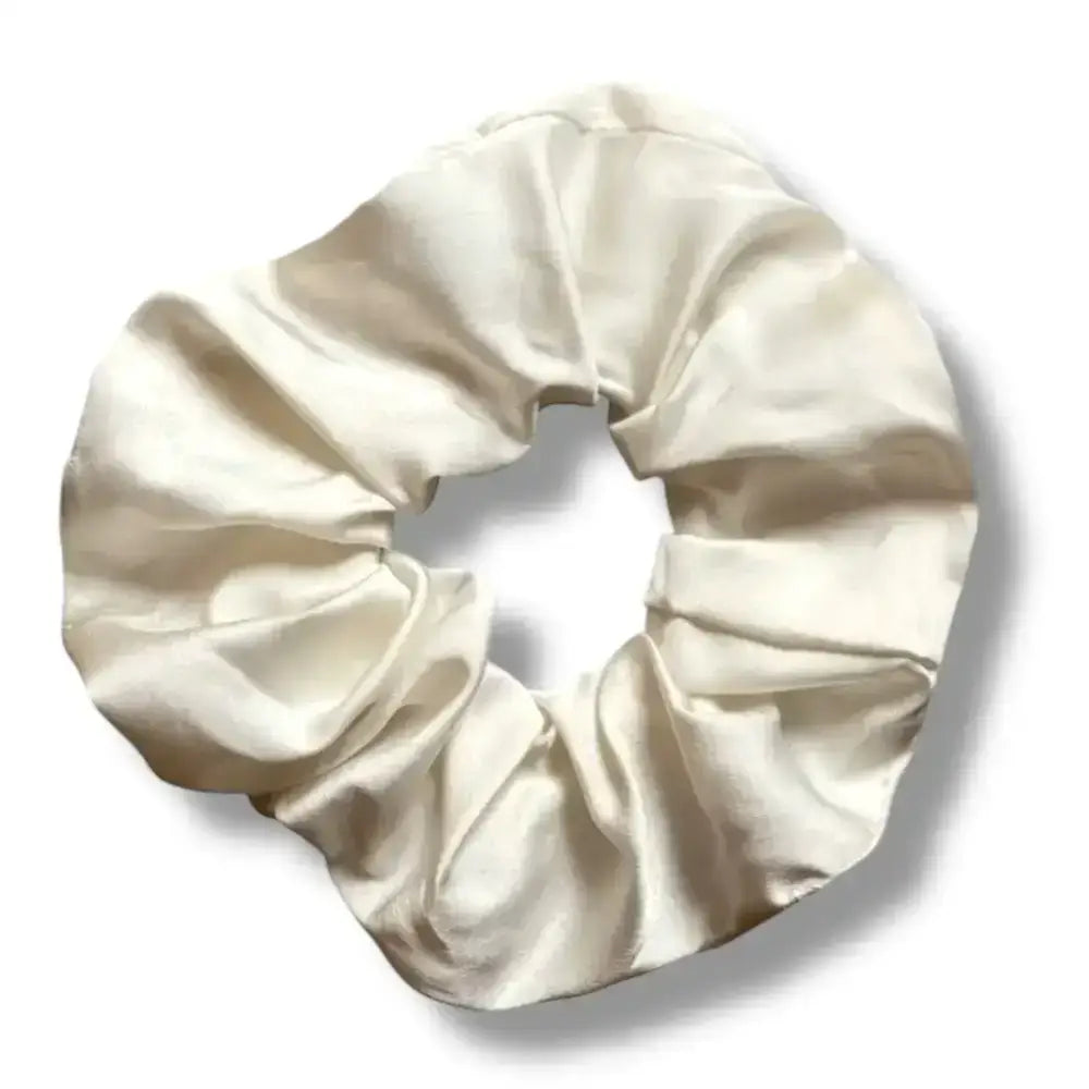 Chouchou cheveux satin femme – scrunchie élégant pour cheveux bouclés et longs