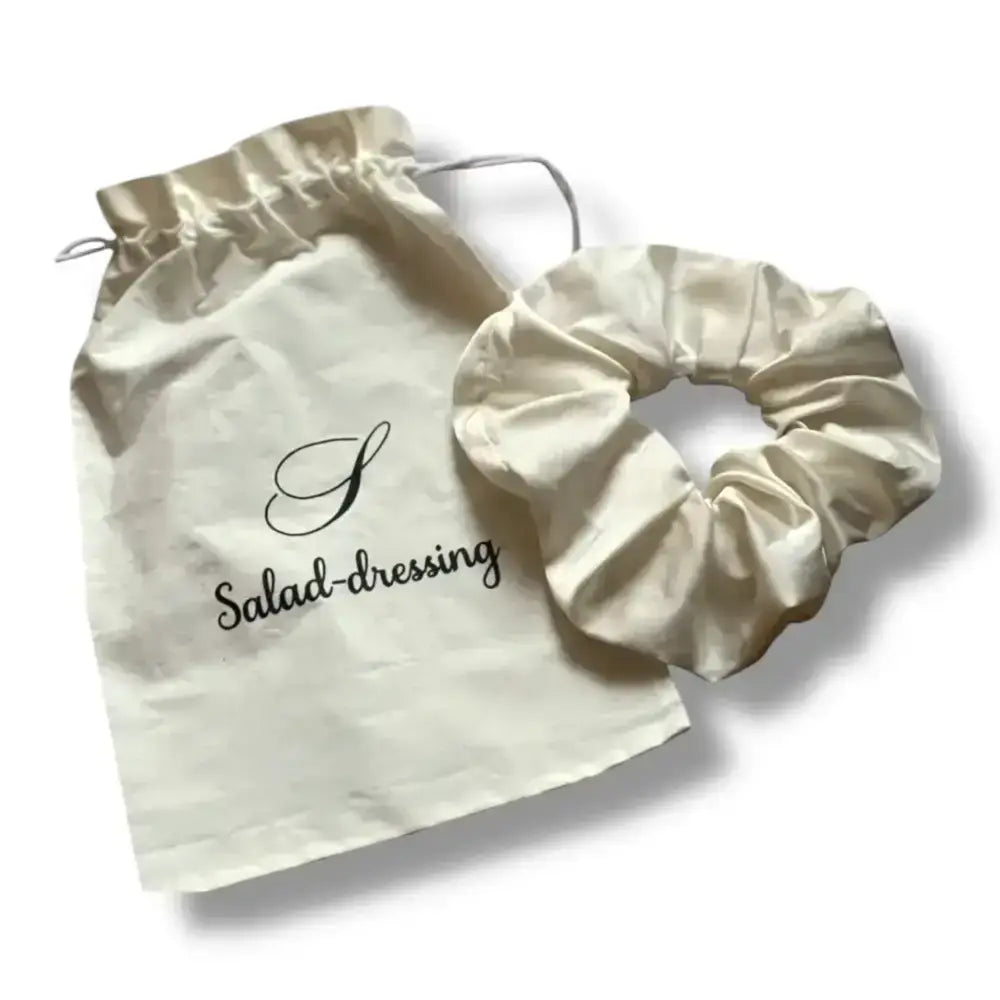 chouchou cheveux beige satiné pour look chic