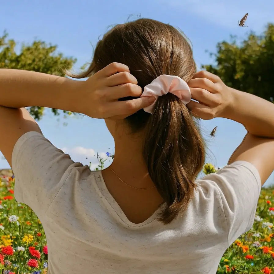 Chouchou cheveux satin rose – Le scrunchie élégant et tendance de 2025 - Chouchous élastiques