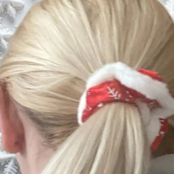 Chouchou en Velours Rouge Fait Main - Accessoire Cheveux Élégant pour Noël - Chouchous et élastiques
