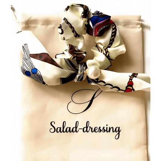 Chouchou-foulard satin beige motif chaines une perle blanche