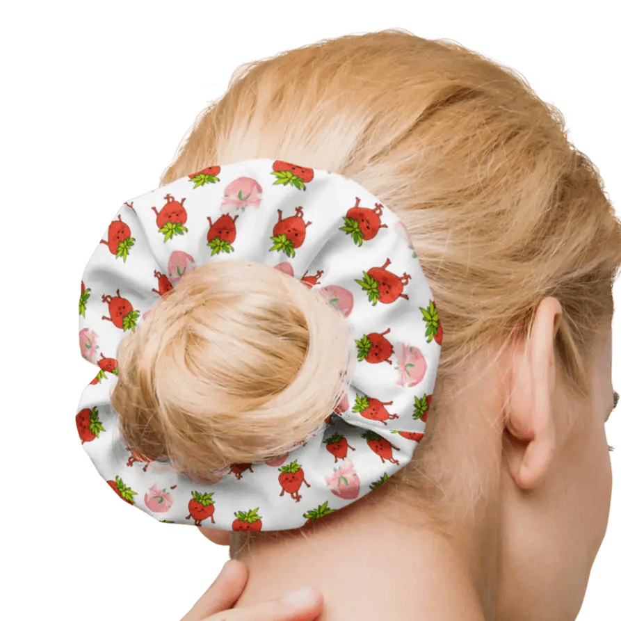 Chouchou Recyclé Design Fraise – Accessoires Cheveux Tendance Éco-Responsable,