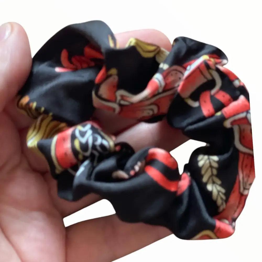 Chouchou Satin Imprimé Chaîne Femme – Élégant Chic et Tendance - Chouchous élastiques