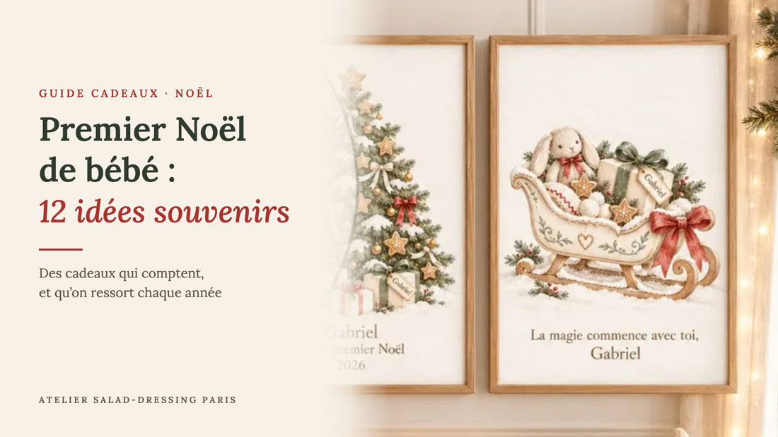 Cadeau premier Noël bébé : affiches personnalisées sapin et traîneau au prénom de bébé encadrées dans un salon décoré pour Noël