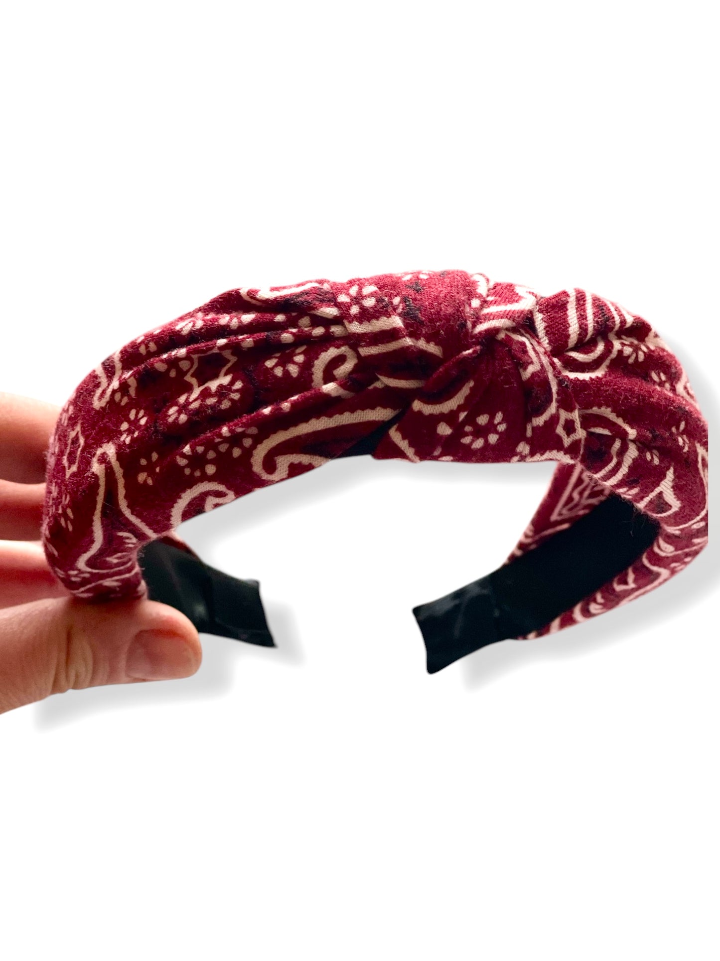 Serre-tête en tissu bordeaux façon bandana, idéal pour sublimer votre coiffure