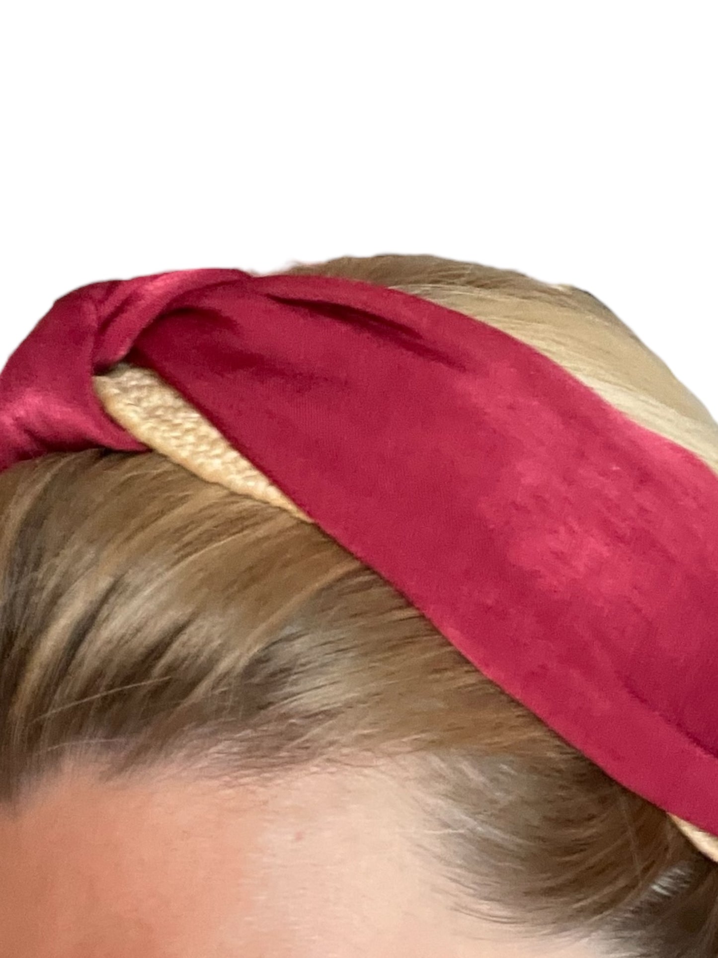 Serré-tête en tissu bordeaux élégant pour un style chic et raffiné