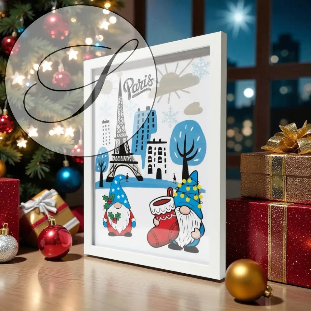 Affiche de Noël exposée dans une entrée avec guirlande et branche de sapin