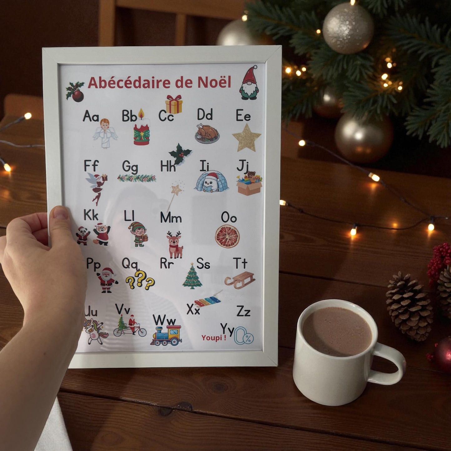 Affiche alphabet version Noël utilisée comme décoration murale 