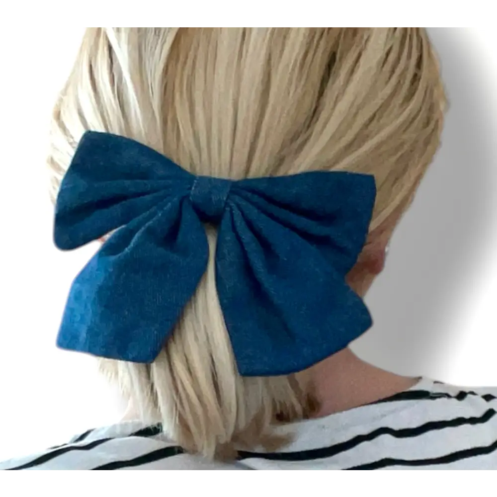 Barrette en Jeans Nœud Papillon – Le Détail Chic pour Vos Cheveux