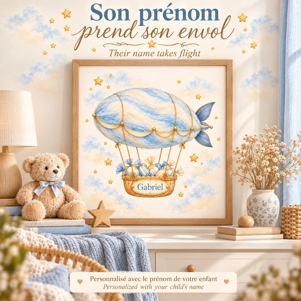 Cadeau naissance : son prénom prend son envol, affiche dirigeable encadrée dans une chambre de bébé garçon