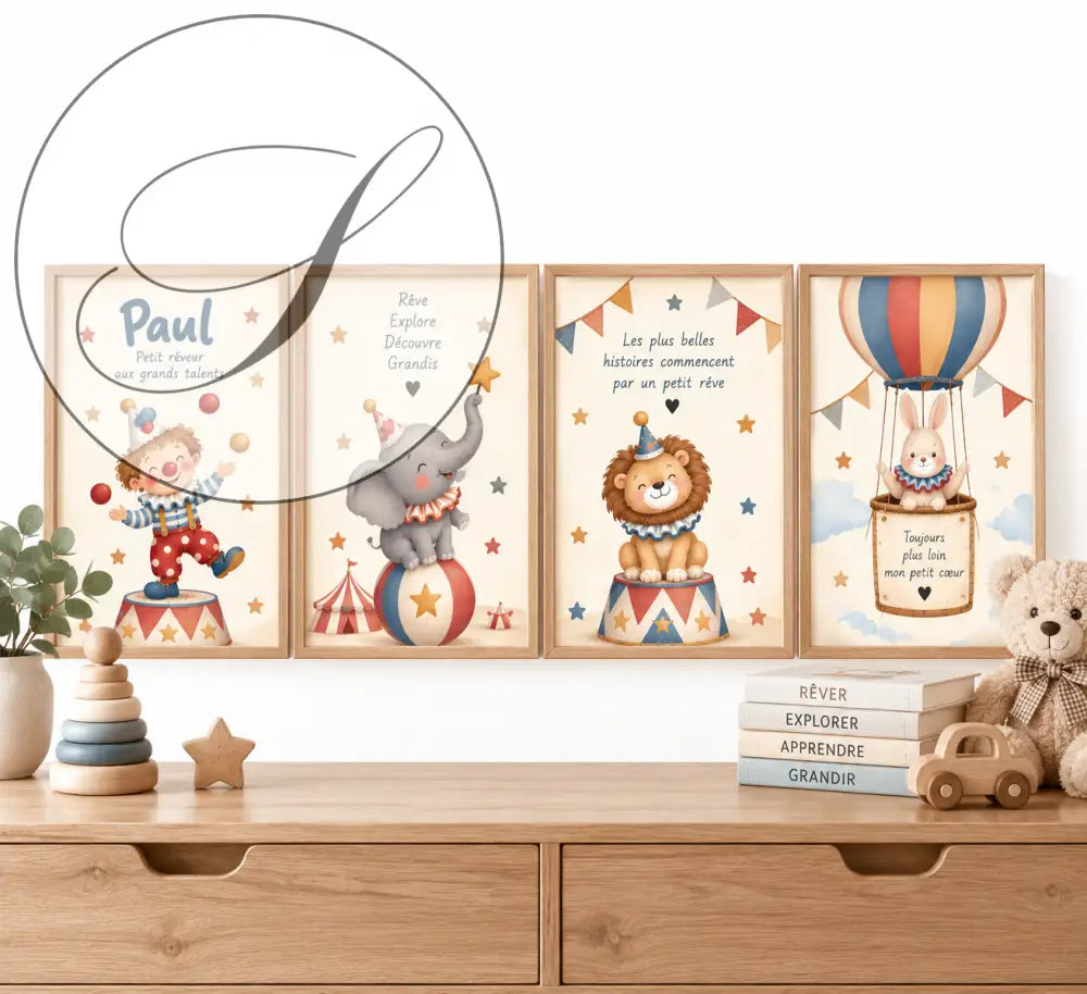 Set de quatre affiches personnalisées enfants thème cirque avec cadre en bois cadeau naissance original décor chambre bébé