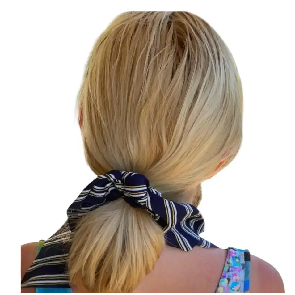 Chouchou cheveux foulard bleu à rayures blanches – Mode féminine et élégante