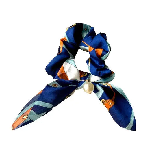 chouchou-foulard satin bleu et perle blanche