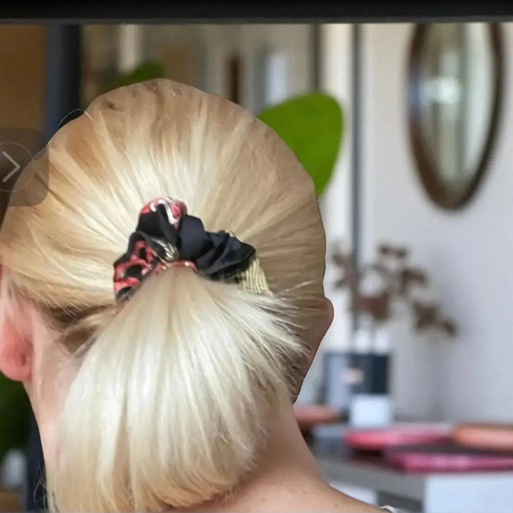 Chouchou Satin Imprimé Chaîne Femme – Élégant Chic et Tendance - Chouchous élastiques