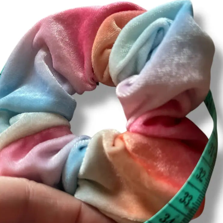 Scrunchie velours pratique avec poche zippée cachée pour rangement
